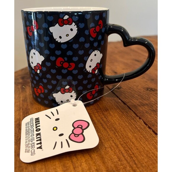 Hello Kitty coffee mug with heart handle - Picture 2 of 2